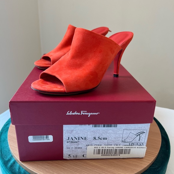 Ferragamo Janine Suede Mules - Picture 6 of 11
